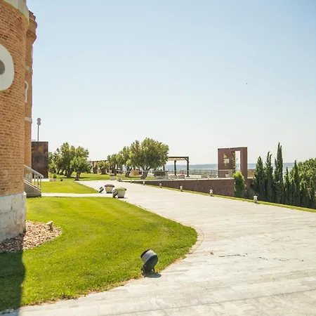 Castillo De Monte La Reina Real & Bodega 酒店 *