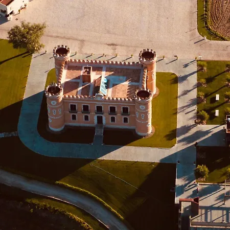 Castillo De Monte La Reina Real & Bodega Hotel