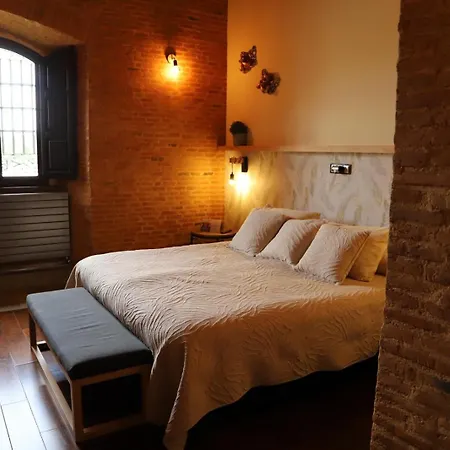 Castillo De Monte La Reina Real & Bodega 酒店 *