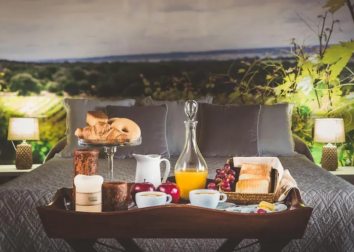 Castillo De Monte La Reina Real & Bodega Hotel