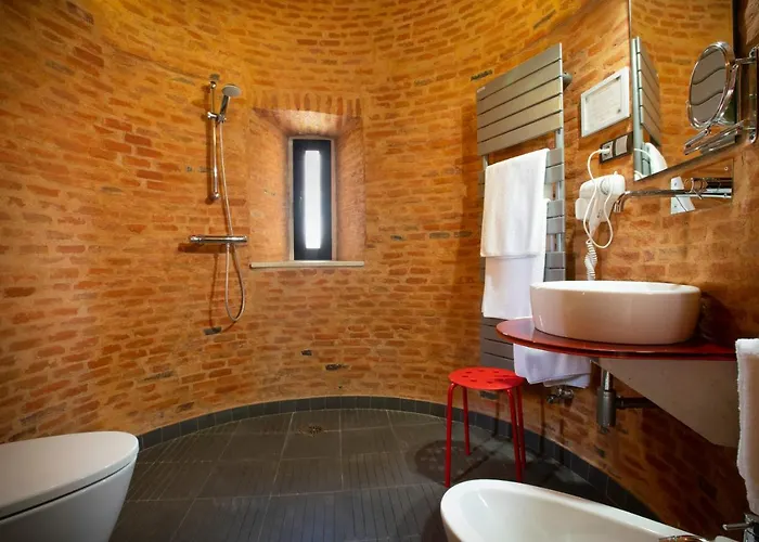 Castillo De Monte La Reina Real & Bodega * Toro